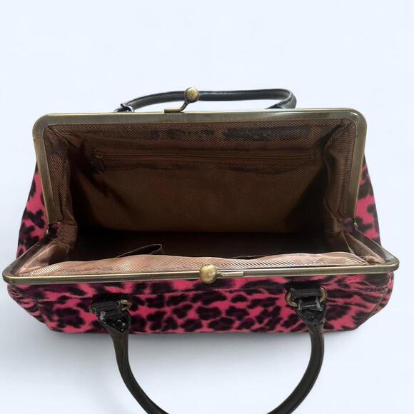 Vintage Y2K Pink leopard print faux fur handbag with black leather trim - Picture 5 of 8